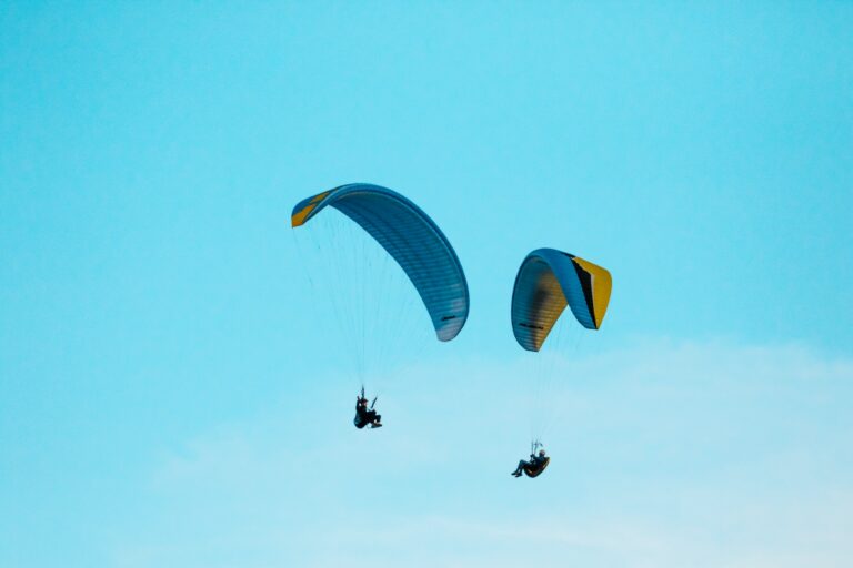 Extraordinary paragliding experience